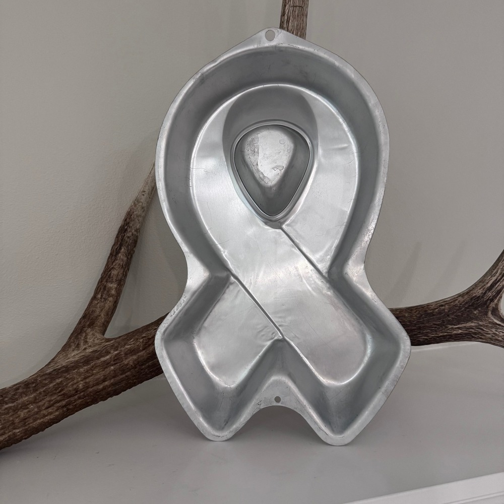 Wilton Awareness Ribbon Cake Pan Aluminum Breast Cancer Support 2105-9719